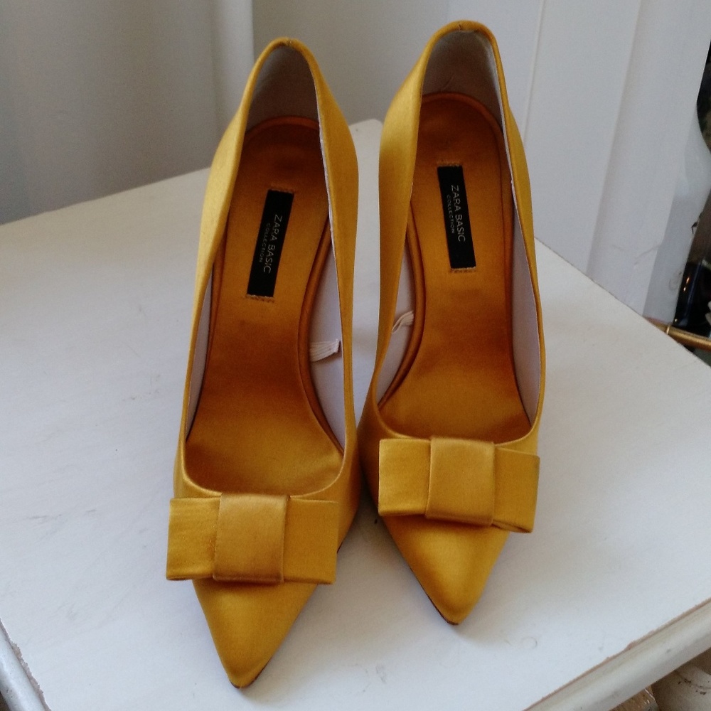 ZARA SATIN SHOES - PUMPS SIZE 36